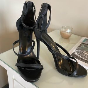 3 strappy heels never worn size 7